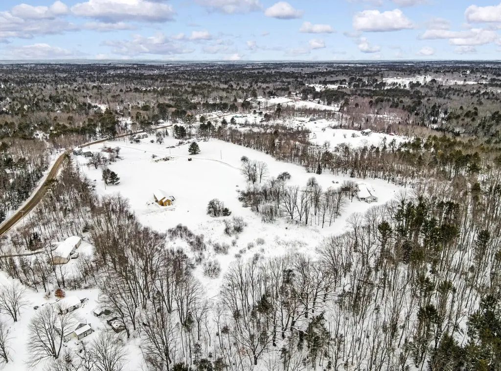 87 Lowelltown Road Wiscasset ME 04578