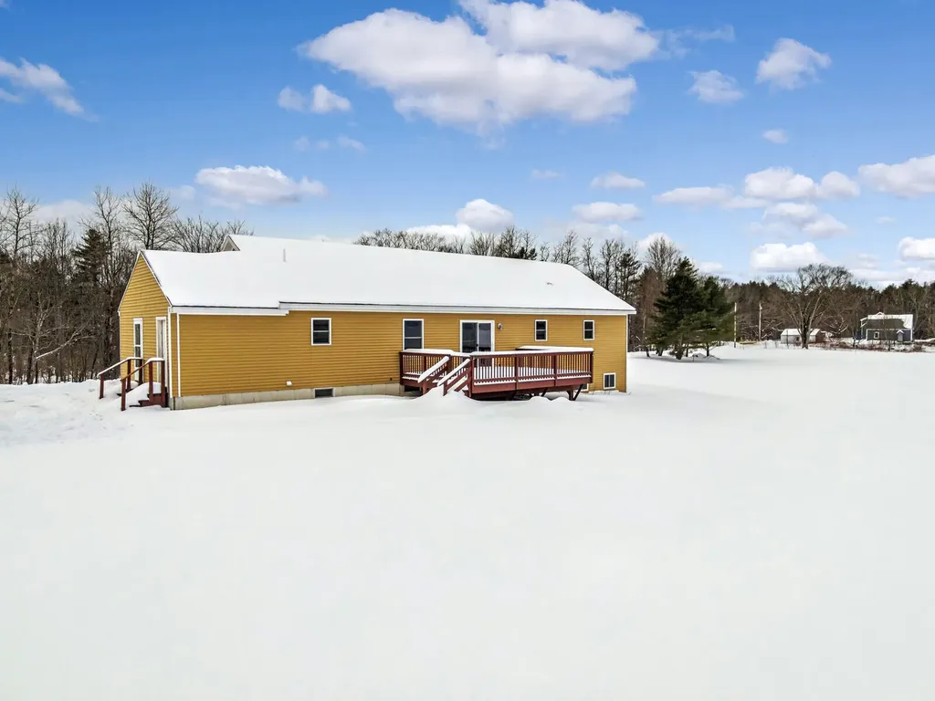 87 Lowelltown Road Wiscasset ME 04578