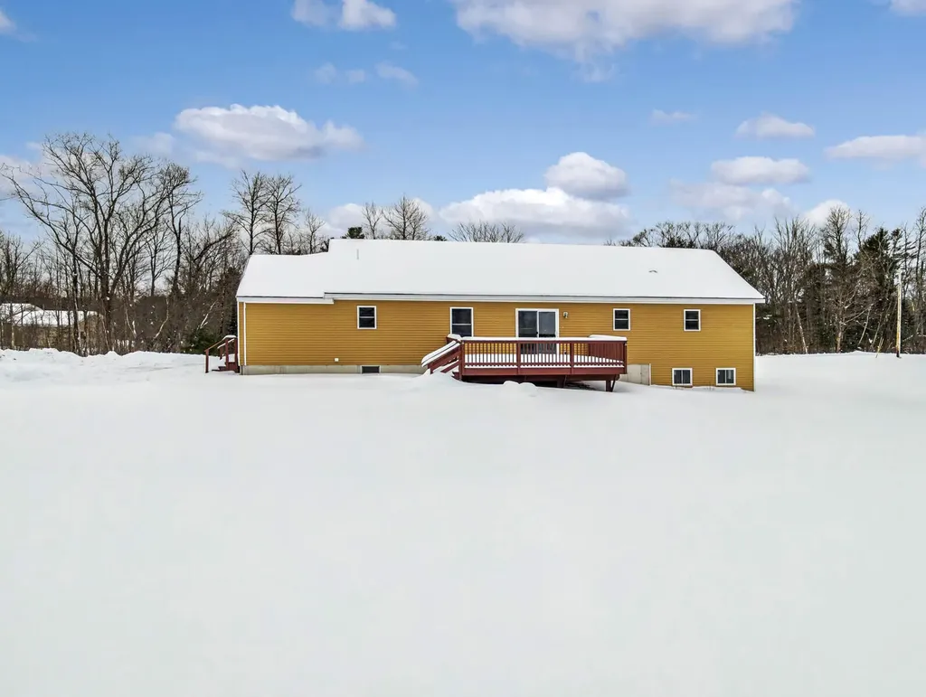 87 Lowelltown Road Wiscasset ME 04578