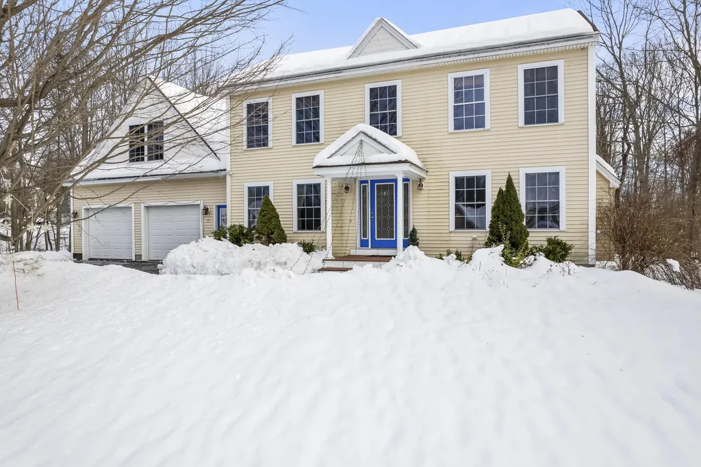 17 Victoria Lane Windham ME 04062