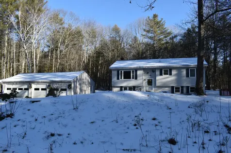 21 Green True Road Wayne ME 04284