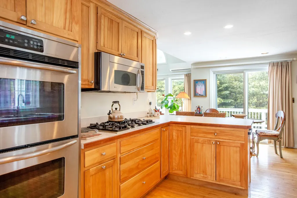 17 Damarin Lane Brunswick ME 04011