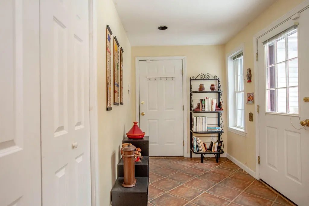 17 Damarin Lane Brunswick ME 04011