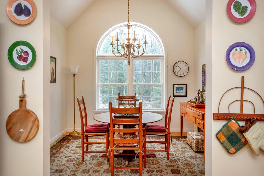 17 Damarin Lane Brunswick ME 04011
