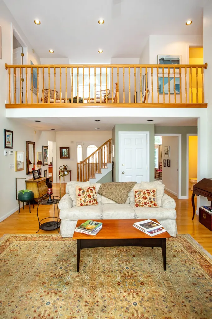17 Damarin Lane Brunswick ME 04011