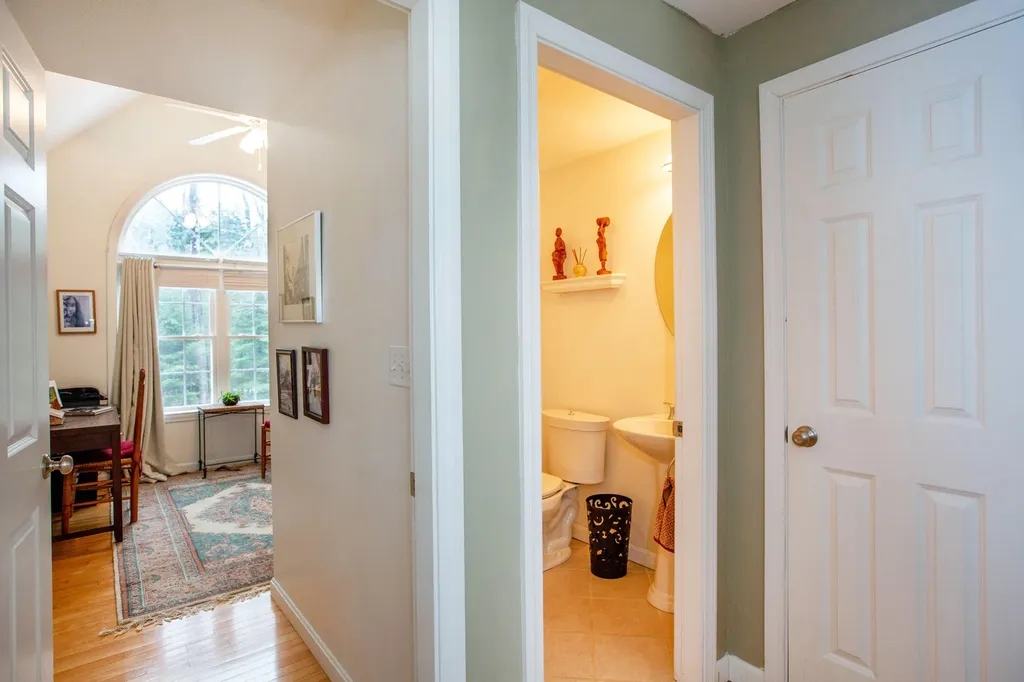 17 Damarin Lane Brunswick ME 04011