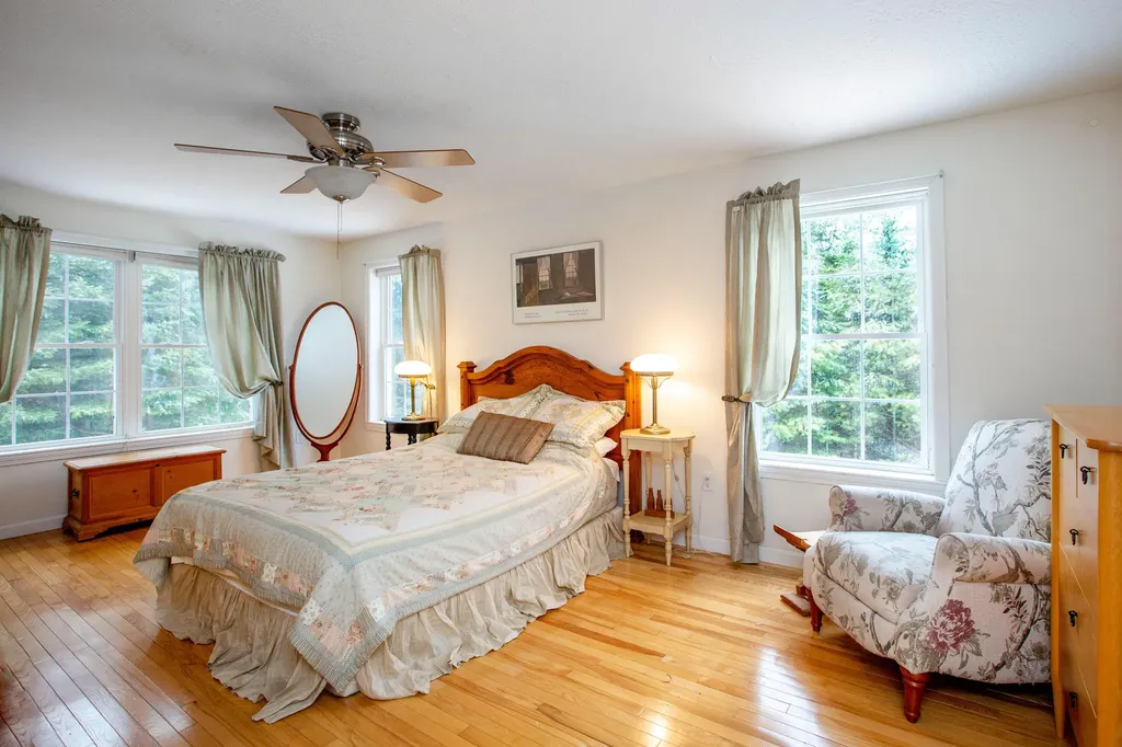 17 Damarin Lane Brunswick ME 04011