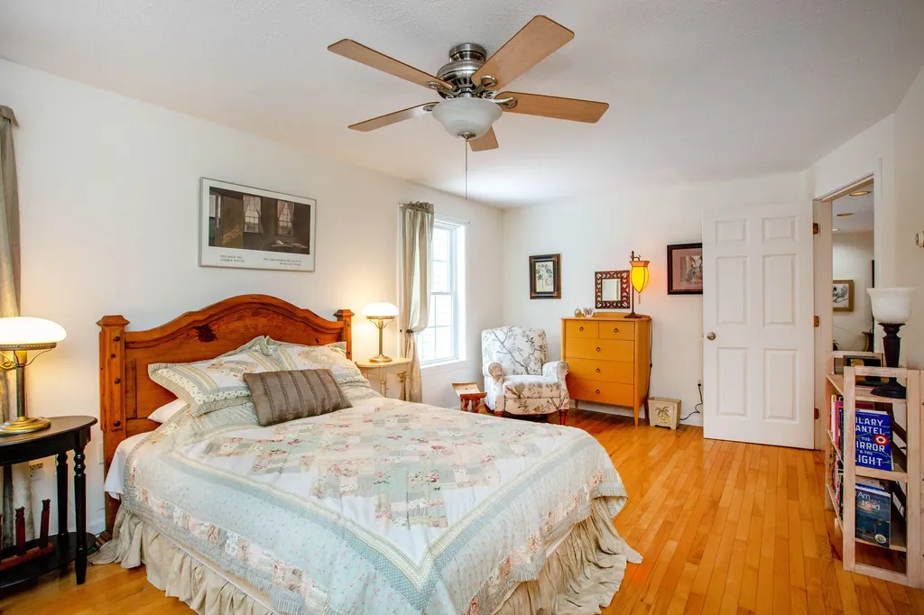 17 Damarin Lane Brunswick ME 04011