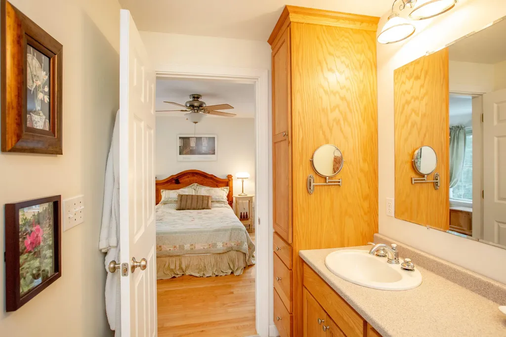 17 Damarin Lane Brunswick ME 04011