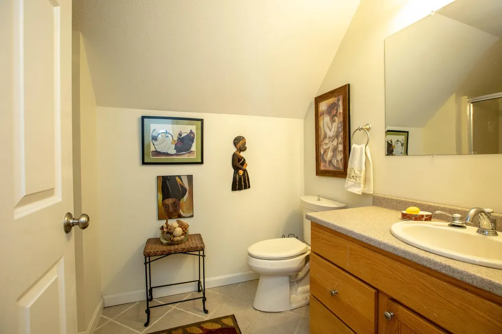 17 Damarin Lane Brunswick ME 04011