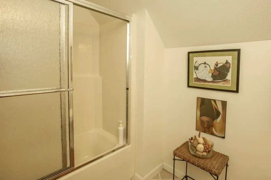 17 Damarin Lane Brunswick ME 04011