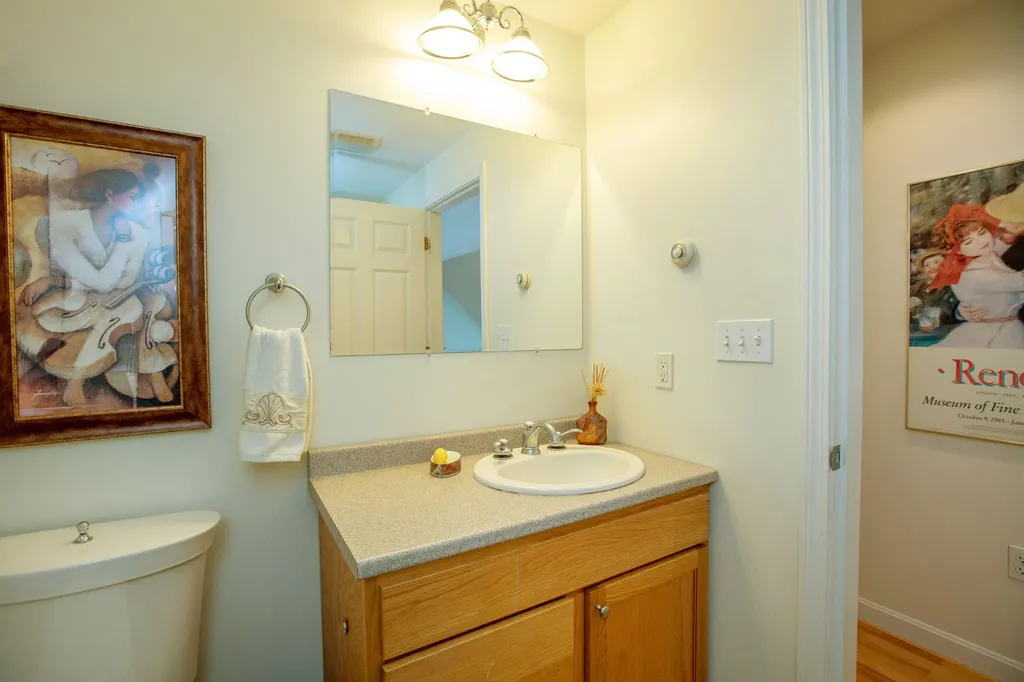 17 Damarin Lane Brunswick ME 04011