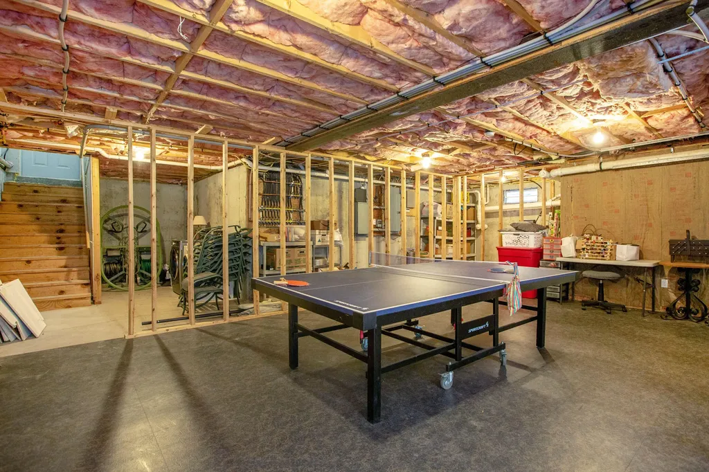 17 Damarin Lane Brunswick ME 04011