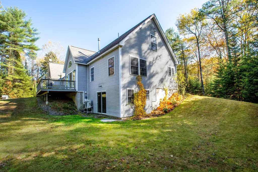 17 Damarin Lane Brunswick ME 04011