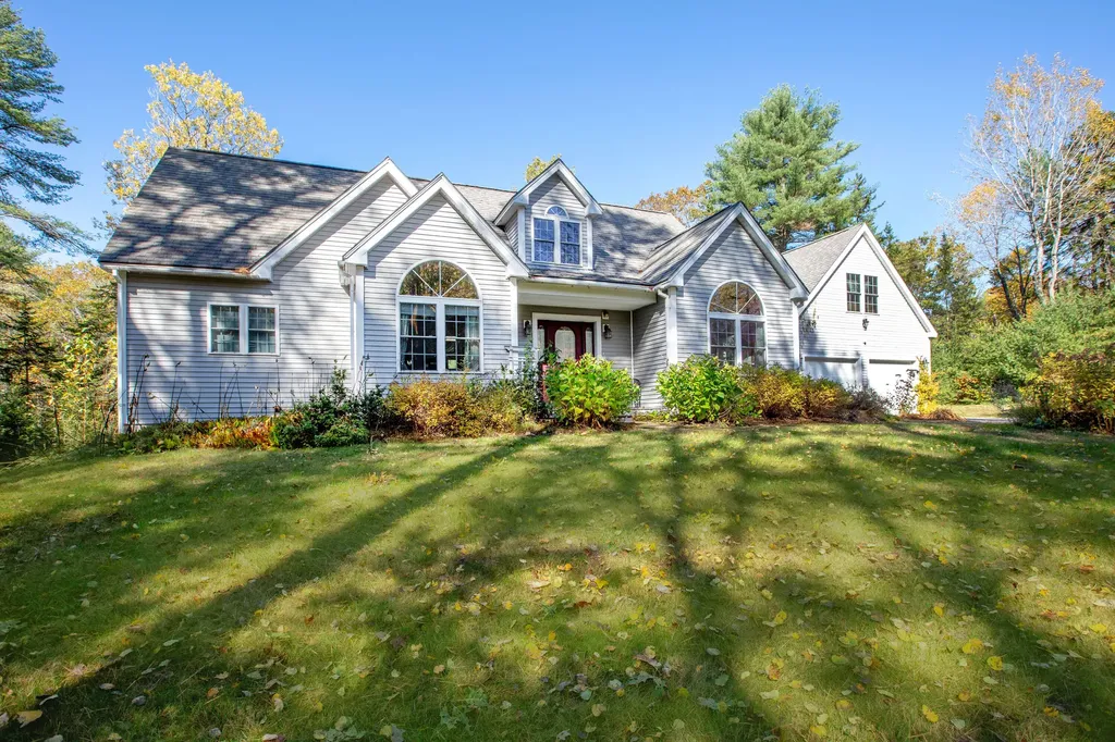17 Damarin Lane Brunswick ME 04011