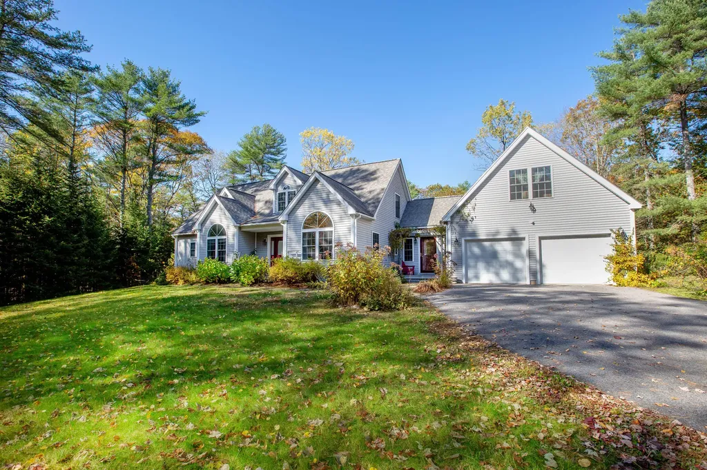 17 Damarin Lane Brunswick ME 04011