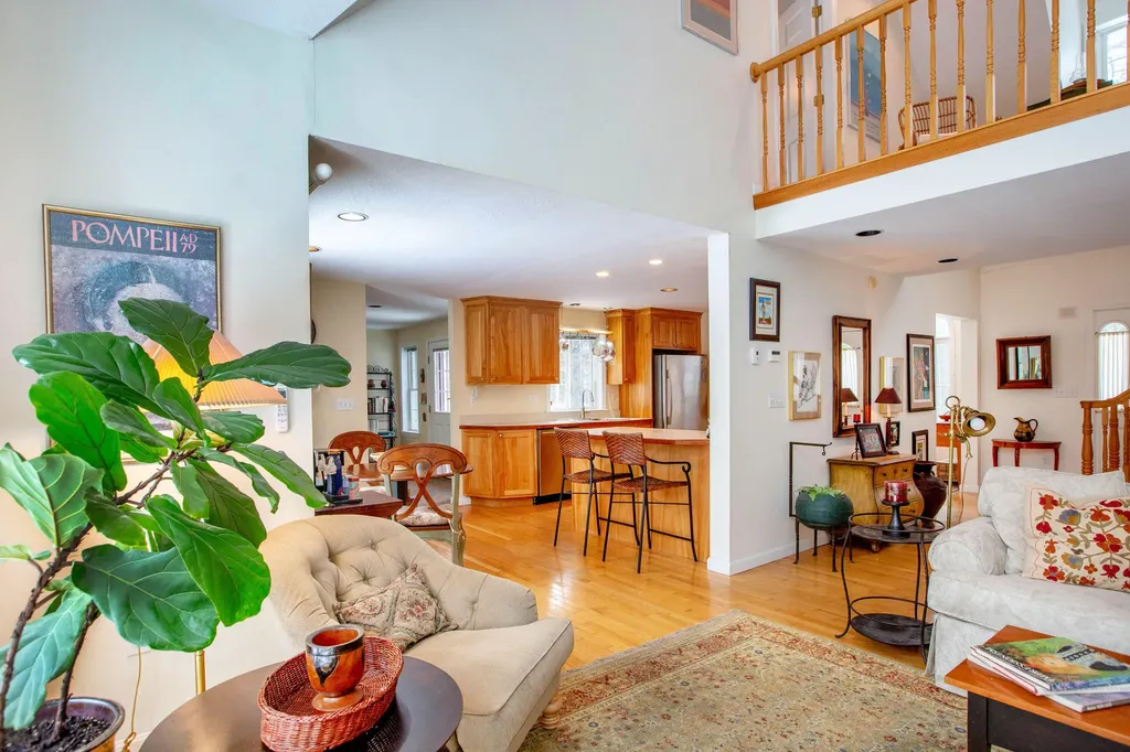 17 Damarin Lane Brunswick ME 04011