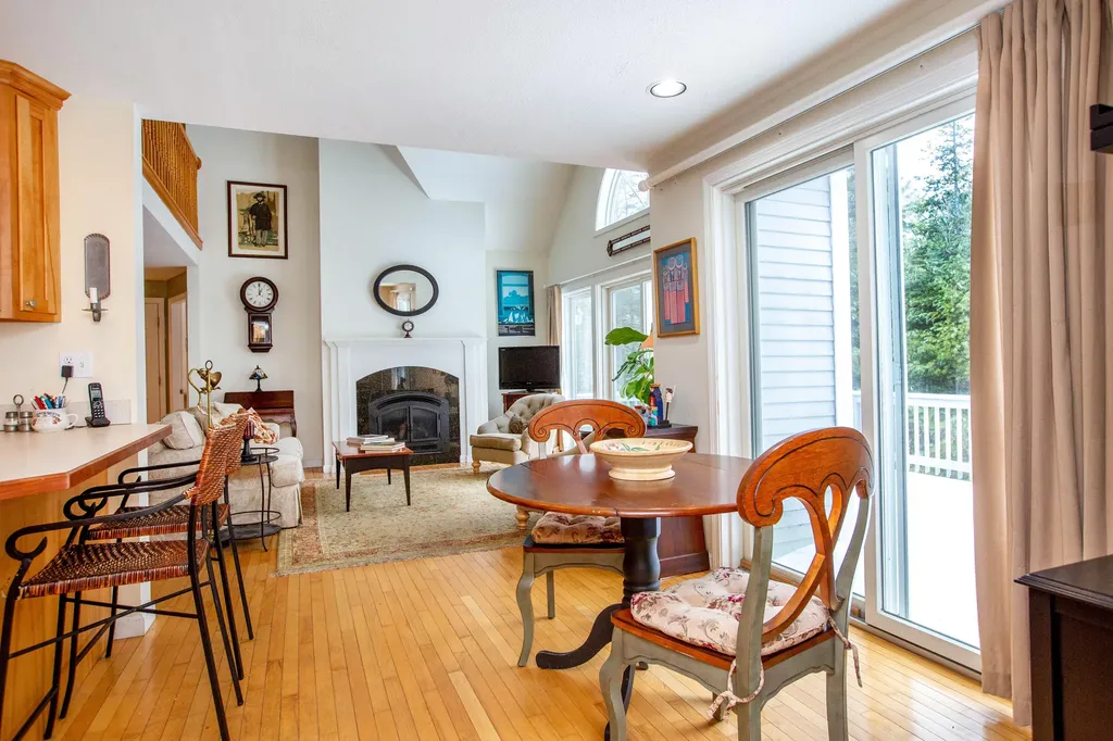 17 Damarin Lane Brunswick ME 04011