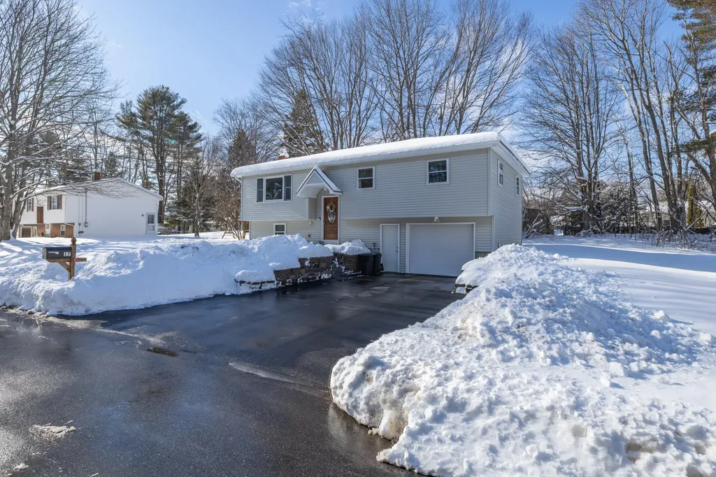 17 Andrea Street Lisbon ME 04250