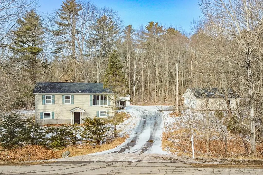 2583 N Belfast Avenue Augusta ME 04330