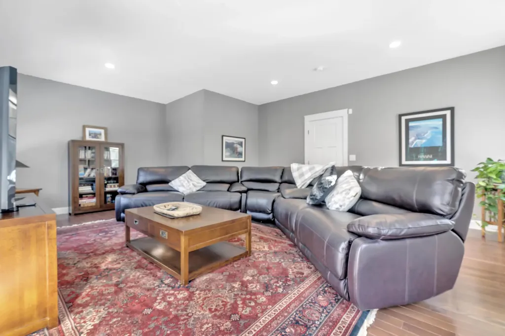 7 Mastwood Lane Kennebunk ME 04043