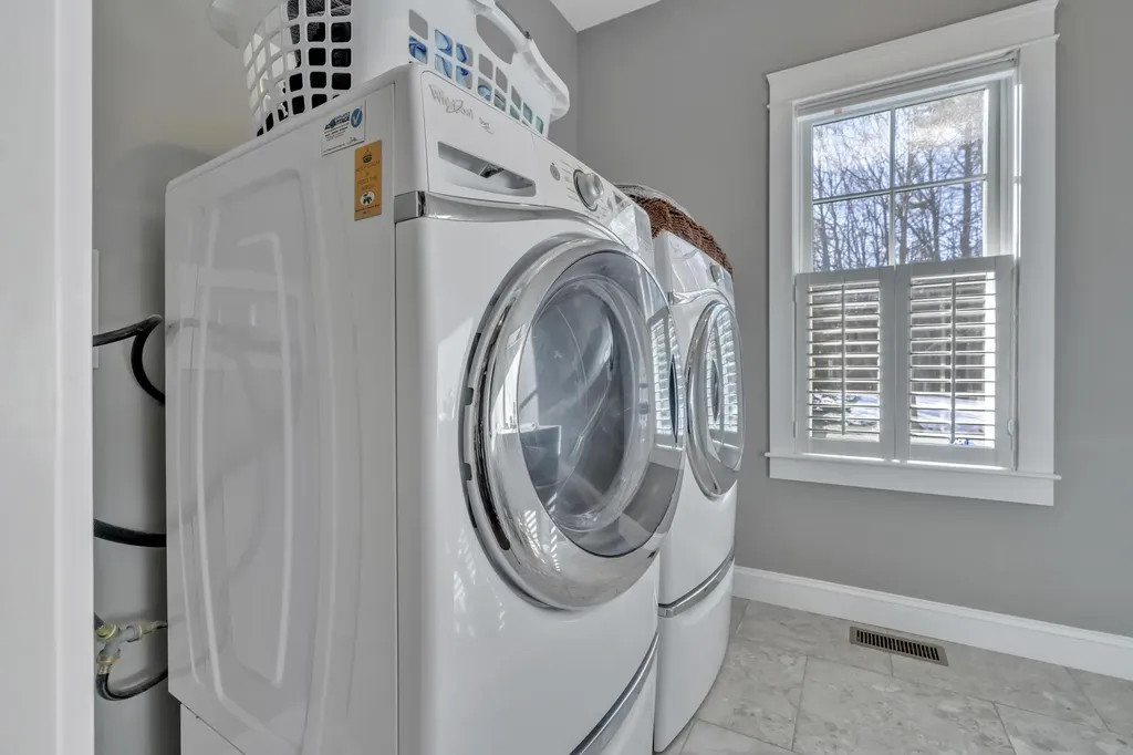 7 Mastwood Lane Kennebunk ME 04043