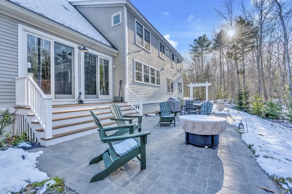 7 Mastwood Lane Kennebunk ME 04043