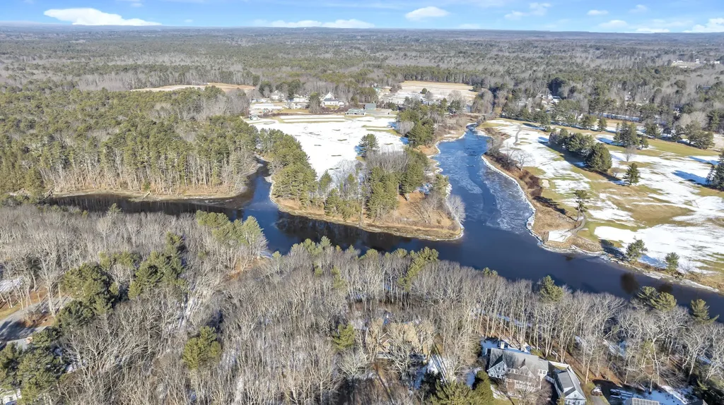 7 Mastwood Lane Kennebunk ME 04043