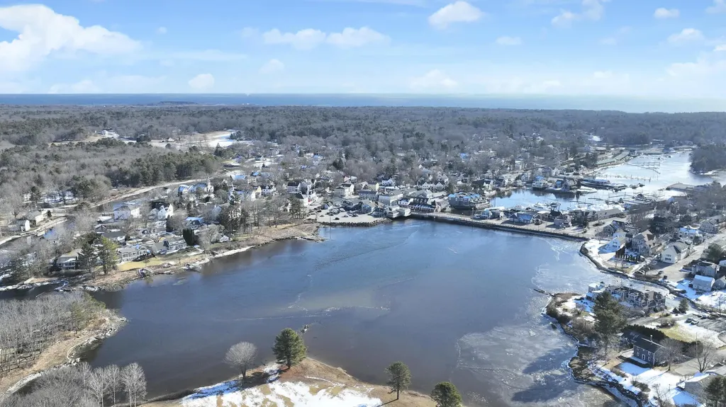 7 Mastwood Lane Kennebunk ME 04043