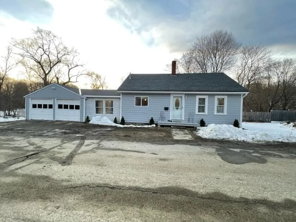 21 Water Street Dexter ME 04930