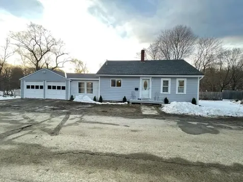21 Water Street Dexter ME 04930