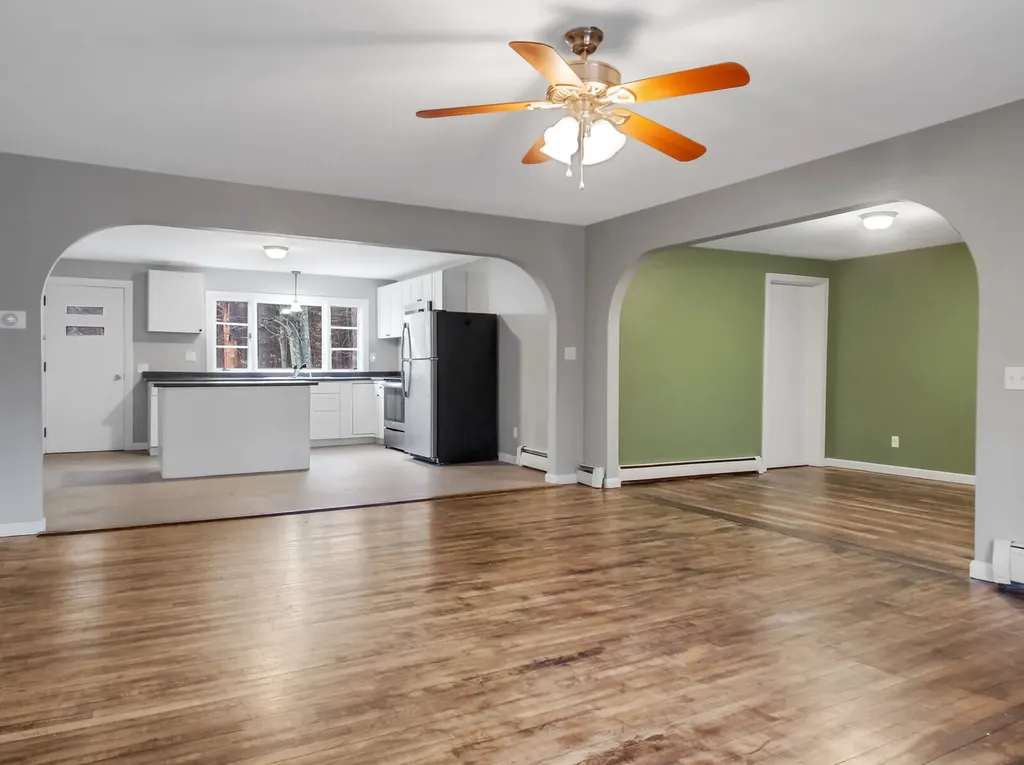 463 Litchfield Road Farmingdale ME 04344