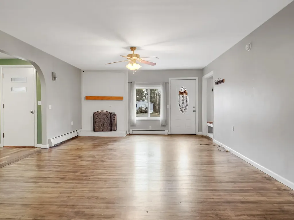 463 Litchfield Road Farmingdale ME 04344