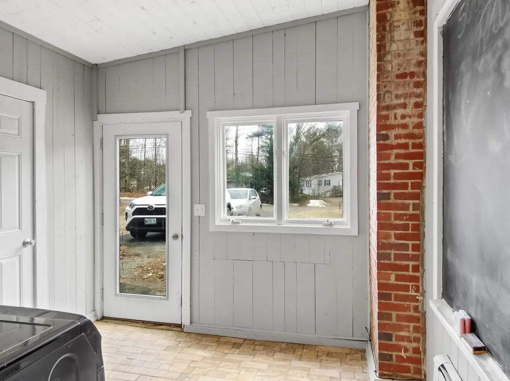 463 Litchfield Road Farmingdale ME 04344