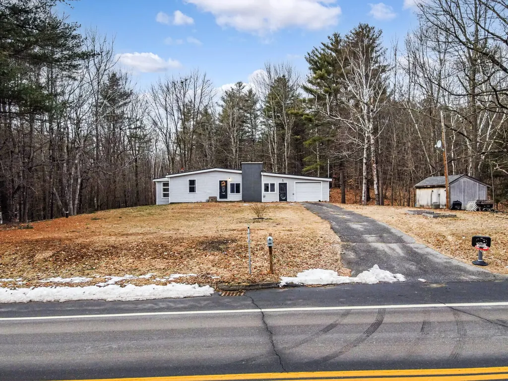 463 Litchfield Road Farmingdale ME 04344