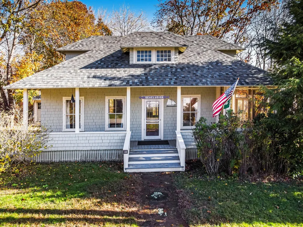 16 Birchmont Road Owls Head ME 04854