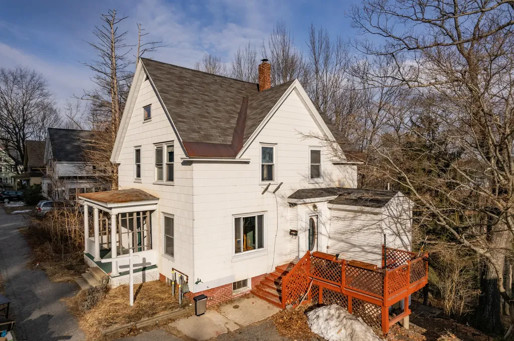 77 Gamage Avenue Auburn ME 04210