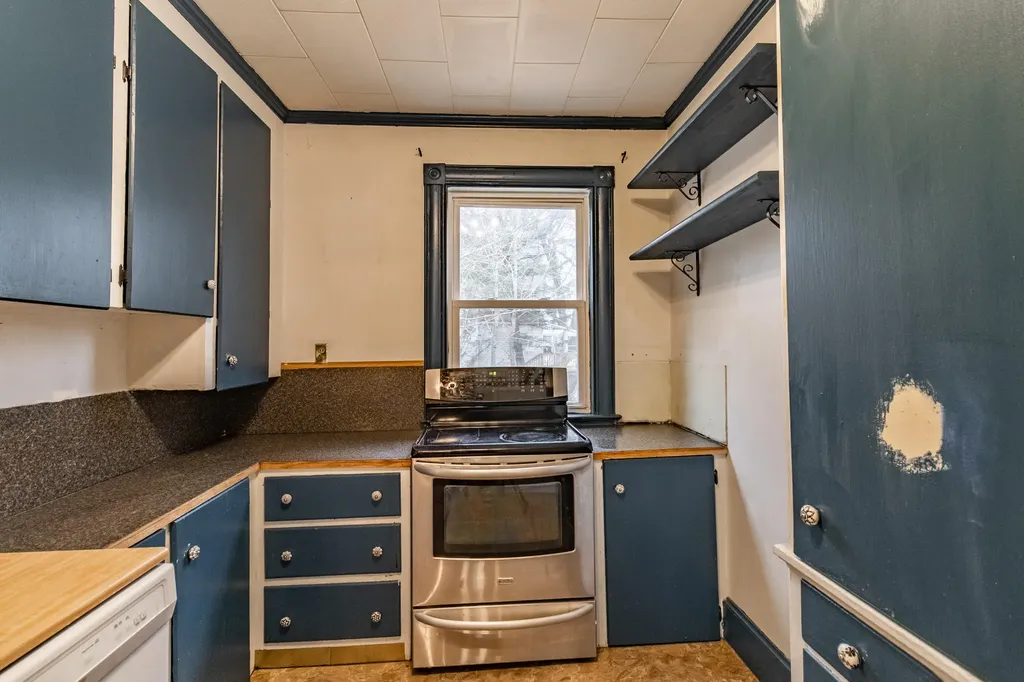 77 Gamage Avenue Auburn ME 04210