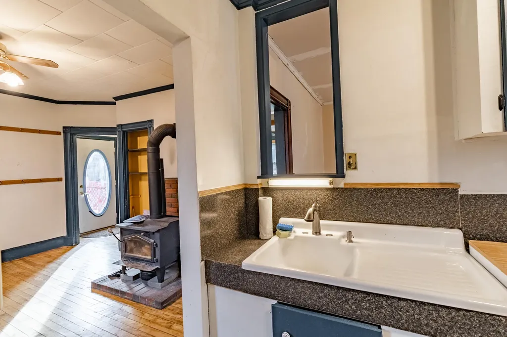 77 Gamage Avenue Auburn ME 04210