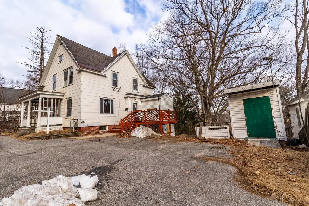 77 Gamage Avenue Auburn ME 04210