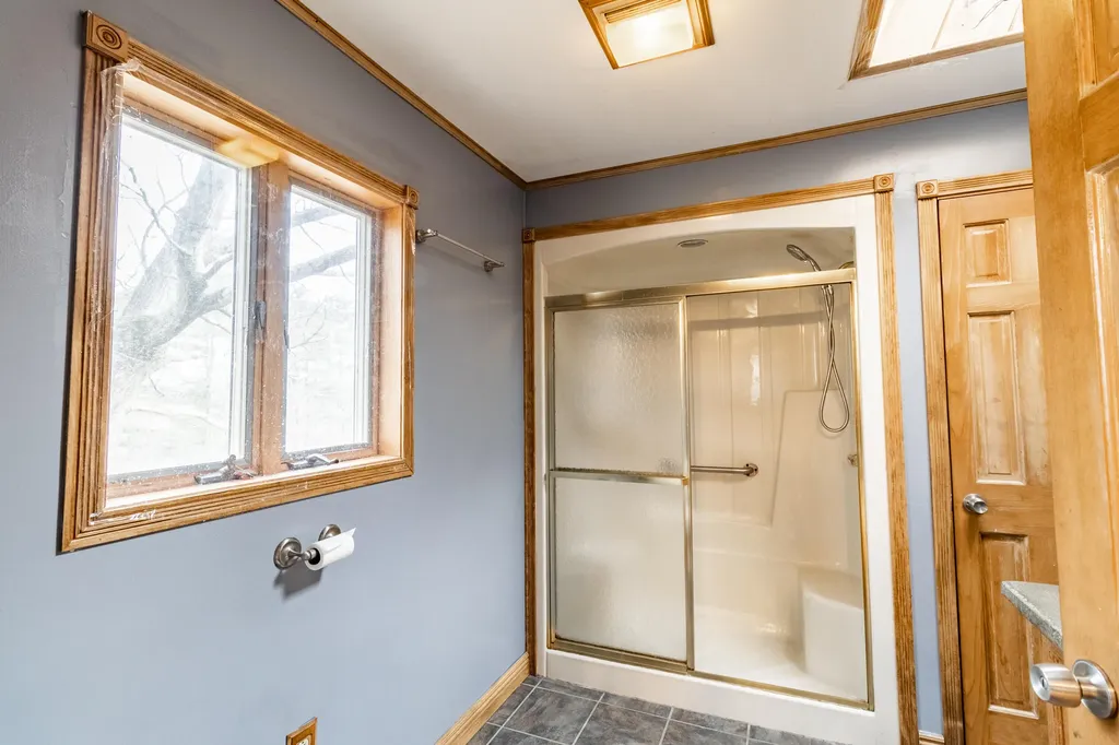 77 Gamage Avenue Auburn ME 04210
