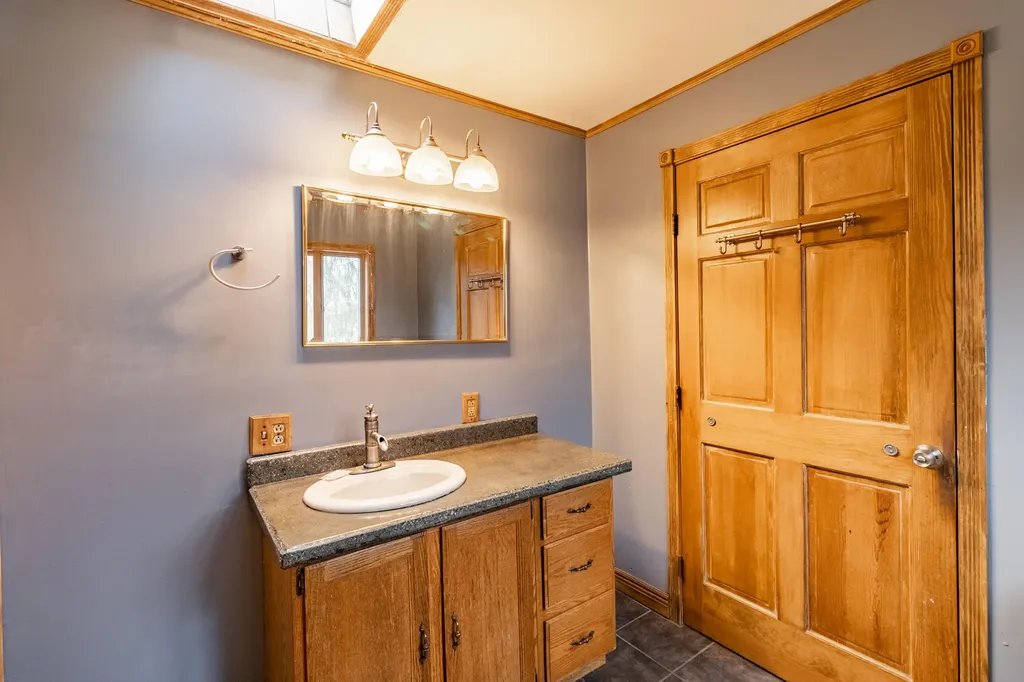 77 Gamage Avenue Auburn ME 04210
