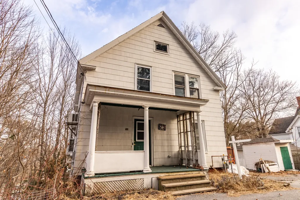 77 Gamage Avenue Auburn ME 04210