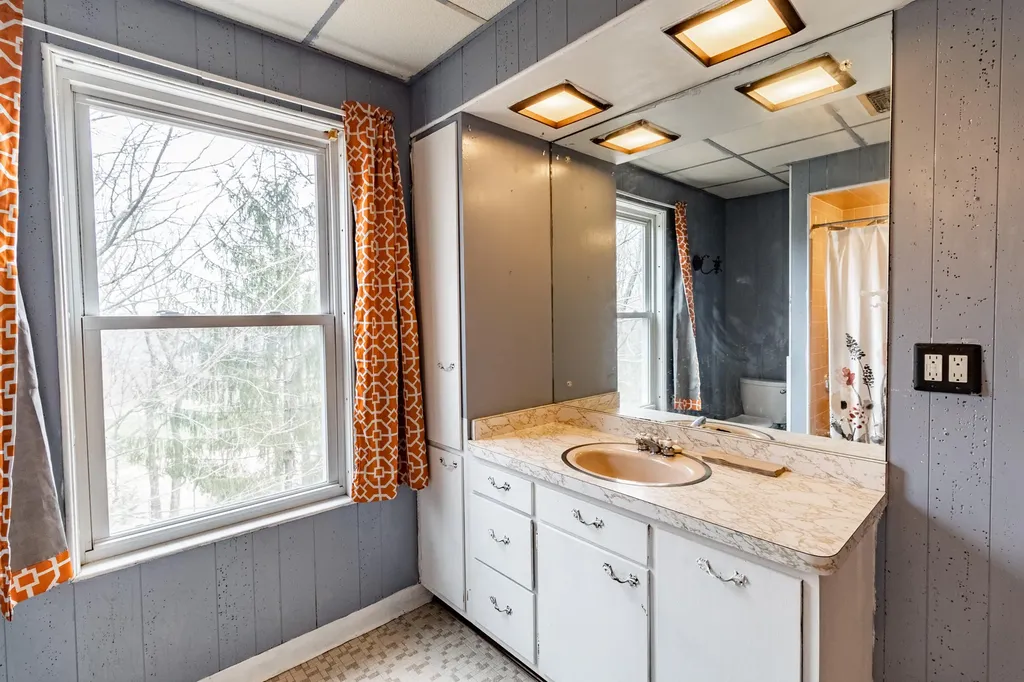 77 Gamage Avenue Auburn ME 04210