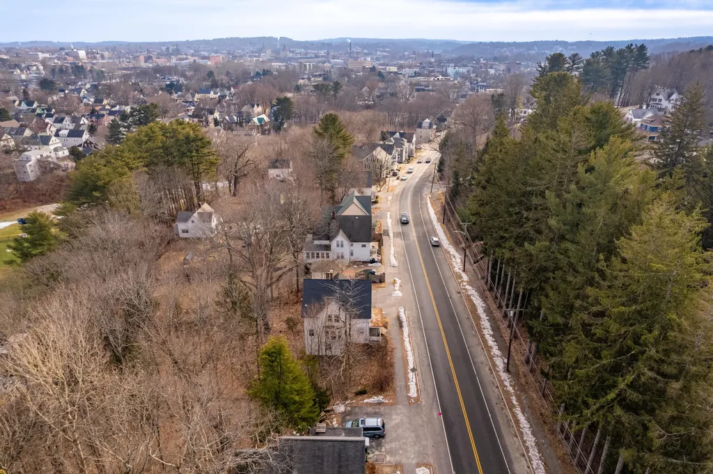 77 Gamage Avenue Auburn ME 04210
