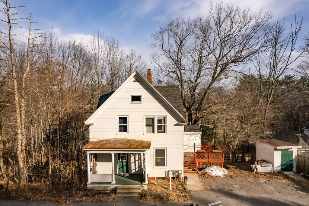 77 Gamage Avenue Auburn ME 04210