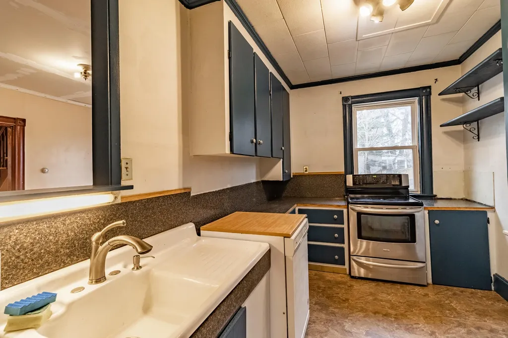 77 Gamage Avenue Auburn ME 04210