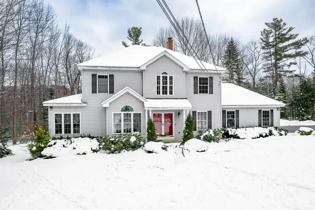 52 Maxfield Drive Orono ME 04473
