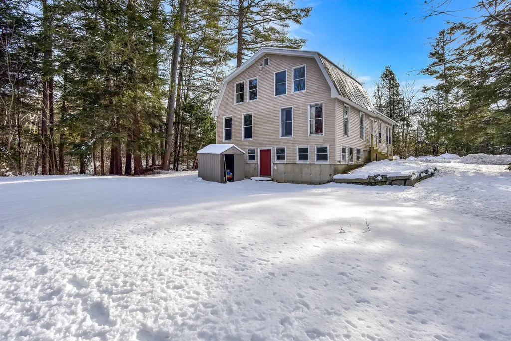 100 Stage Road Pittston ME 04345