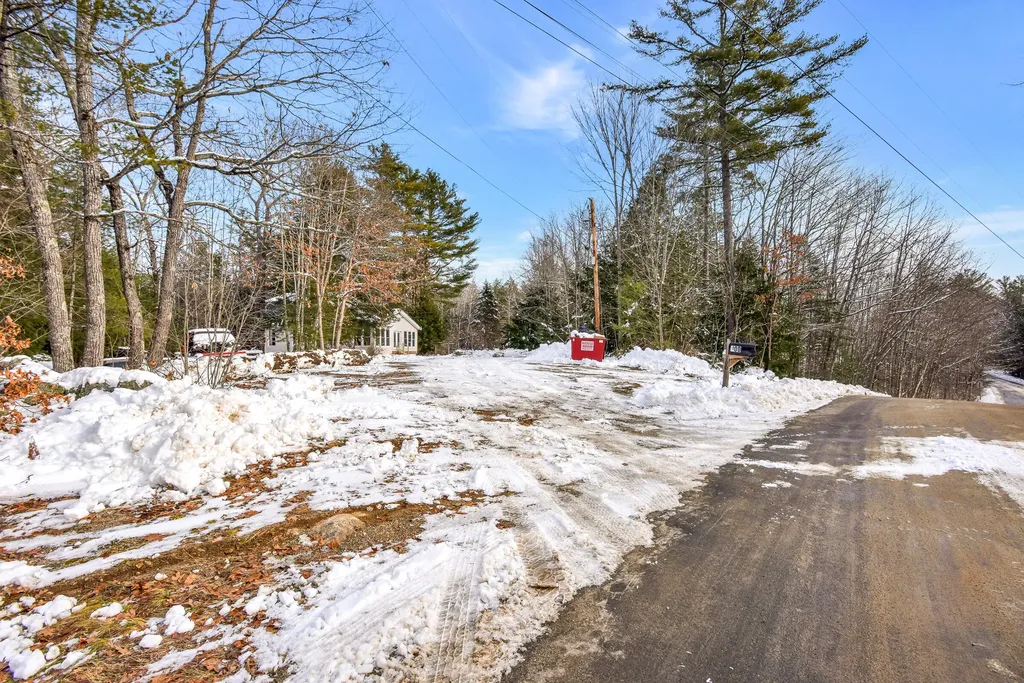 100 Stage Road Pittston ME 04345